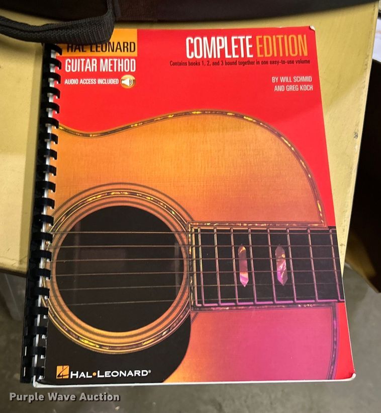 image for item EG0553 Lucero LC100 Classical guitar 