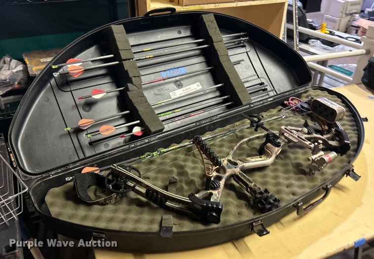 image for item EG0554 Hoyt compound bow