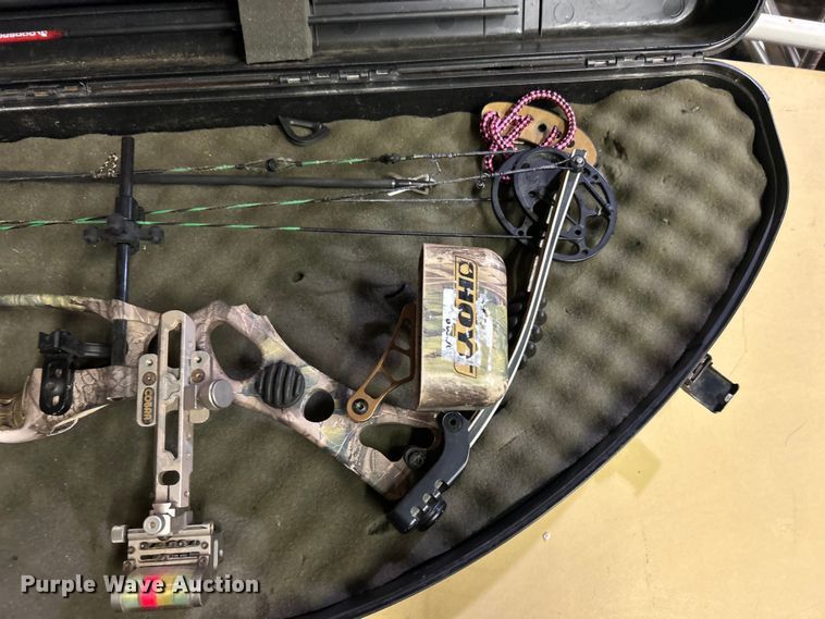 image for item EG0554 Hoyt compound bow