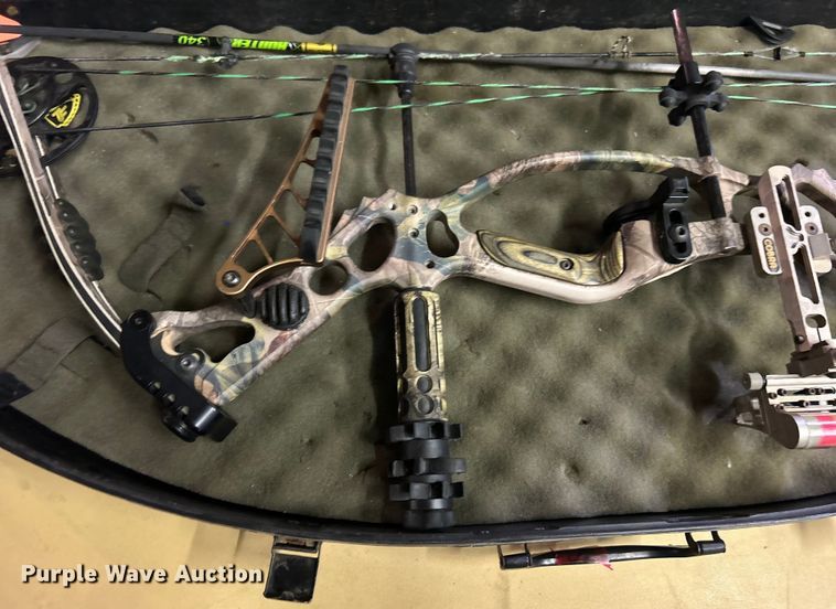 image for item EG0554 Hoyt compound bow