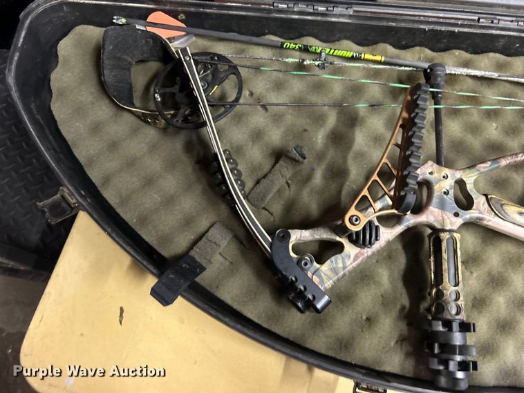 image for item EG0554 Hoyt compound bow