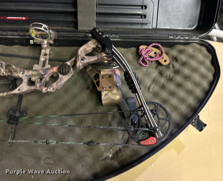 image for item EG0554 Hoyt compound bow