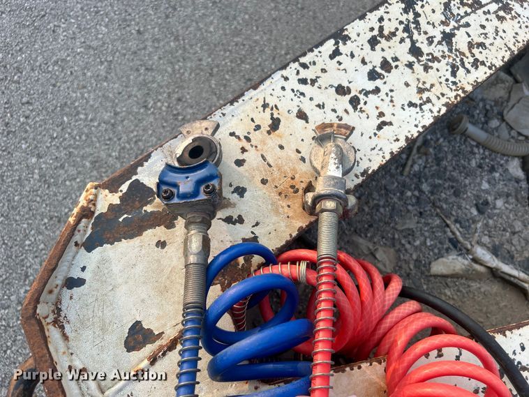 image for item EG0556 2014 Holden 30K equipment trailer