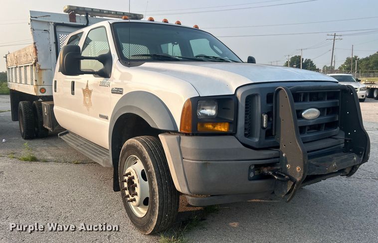 image for item EG0557 2006 Ford F450 Super Duty Crew Cab dump flatbed truck