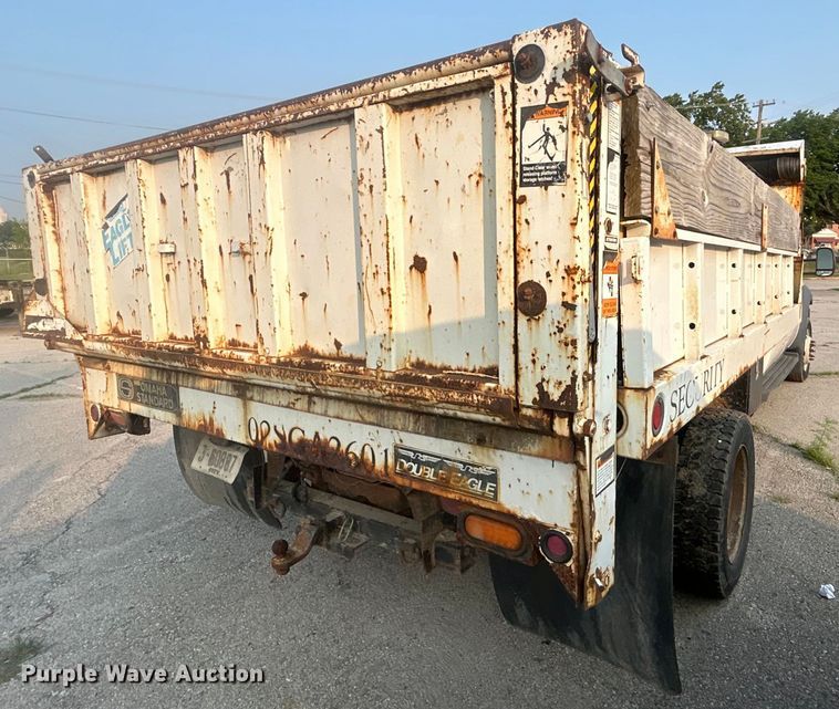 image for item EG0557 2006 Ford F450 Super Duty Crew Cab dump flatbed truck