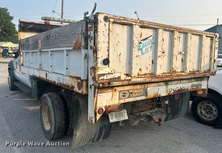 image for item EG0557 2006 Ford F450 Super Duty Crew Cab dump flatbed truck