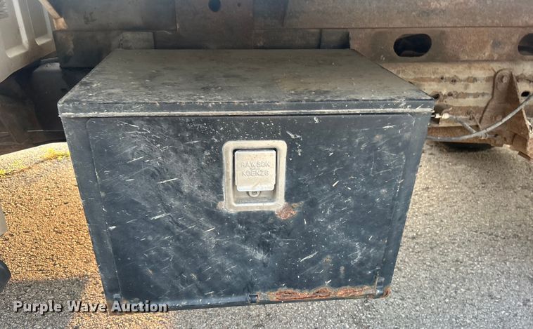 image for item EG0557 2006 Ford F450 Super Duty Crew Cab dump flatbed truck