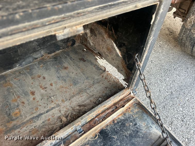 image for item EG0557 2006 Ford F450 Super Duty Crew Cab dump flatbed truck