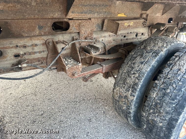 image for item EG0557 2006 Ford F450 Super Duty Crew Cab dump flatbed truck