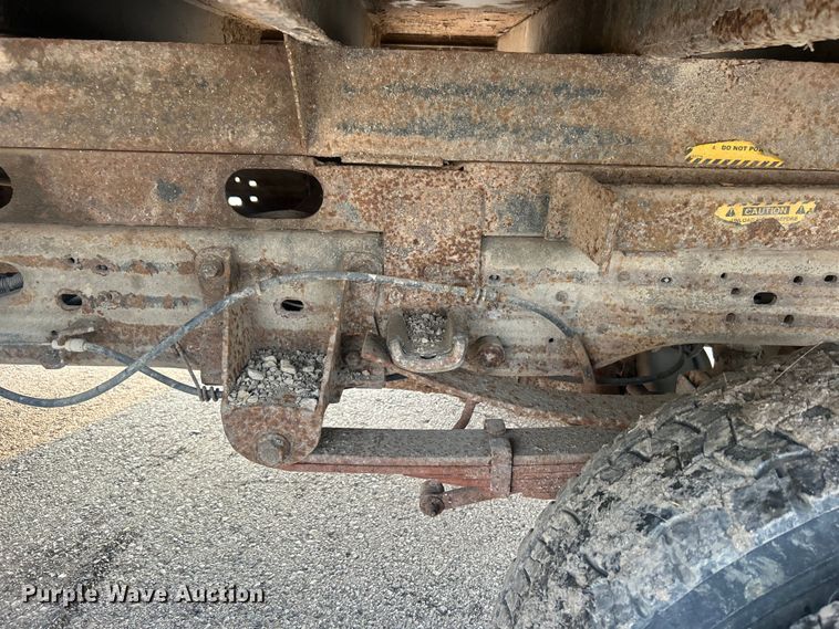 image for item EG0557 2006 Ford F450 Super Duty Crew Cab dump flatbed truck