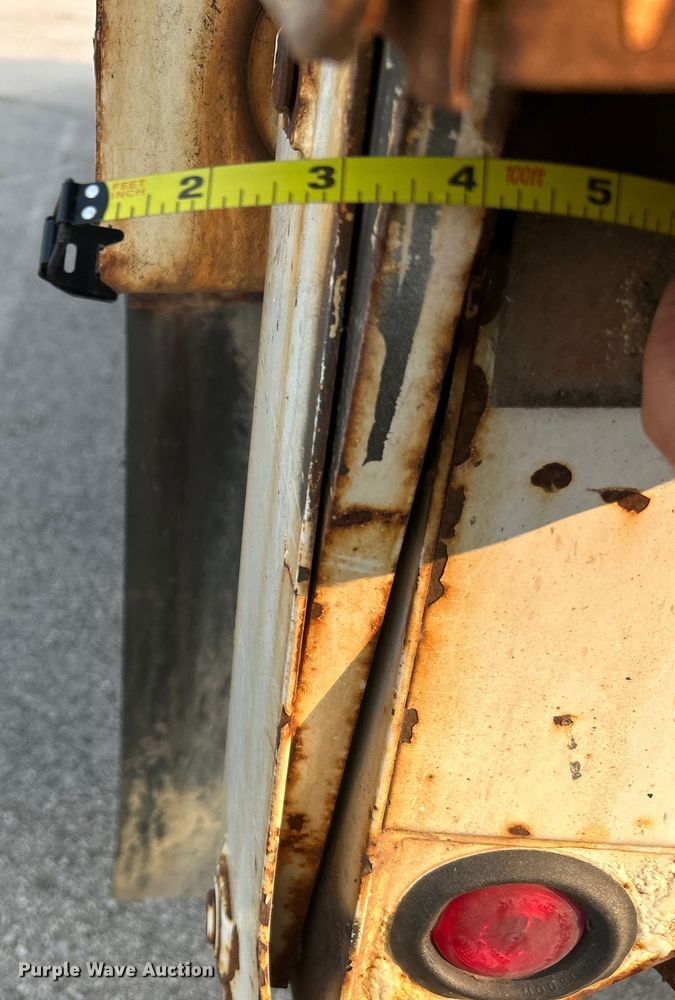 image for item EG0557 2006 Ford F450 Super Duty Crew Cab dump flatbed truck