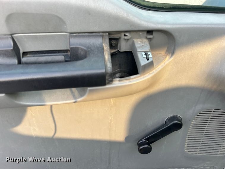 image for item EG0557 2006 Ford F450 Super Duty Crew Cab dump flatbed truck