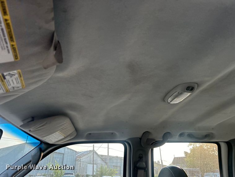 image for item EG0557 2006 Ford F450 Super Duty Crew Cab dump flatbed truck