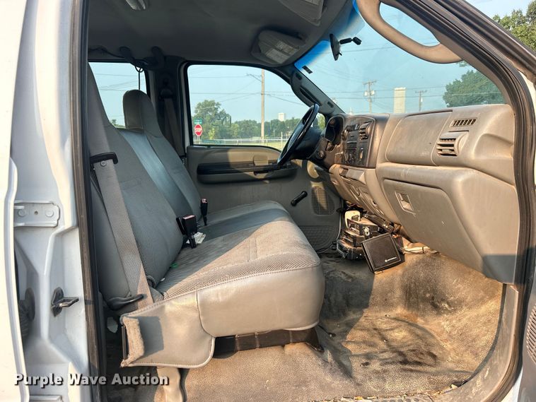 image for item EG0557 2006 Ford F450 Super Duty Crew Cab dump flatbed truck