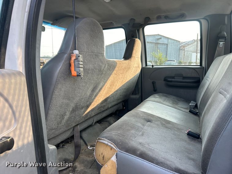 image for item EG0557 2006 Ford F450 Super Duty Crew Cab dump flatbed truck