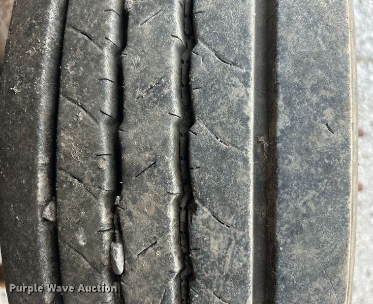 image for item EG0557 2006 Ford F450 Super Duty Crew Cab dump flatbed truck