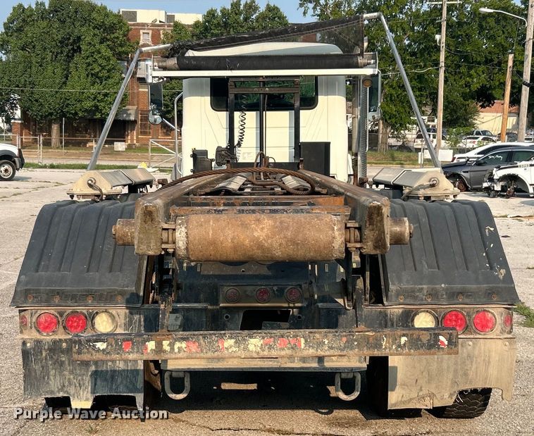 image for item EG0559 2015 Mack Granite GU533 roll-off container truck