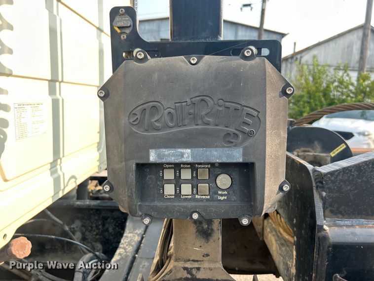 image for item EG0559 2015 Mack Granite GU533 roll-off container truck