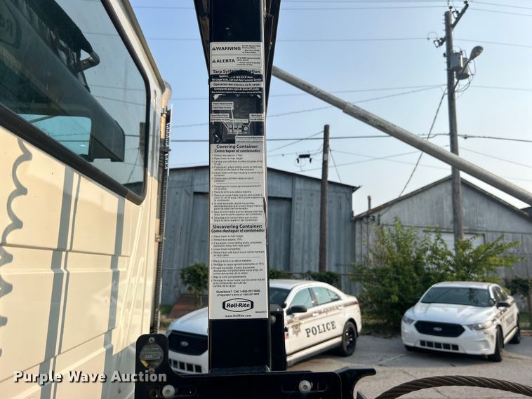 image for item EG0559 2015 Mack Granite GU533 roll-off container truck