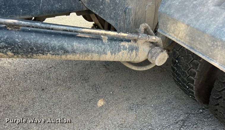 image for item EG0559 2015 Mack Granite GU533 roll-off container truck