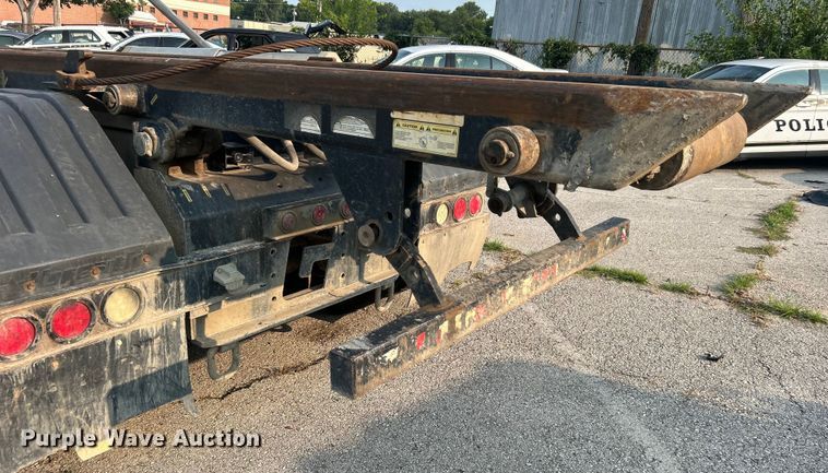 image for item EG0559 2015 Mack Granite GU533 roll-off container truck