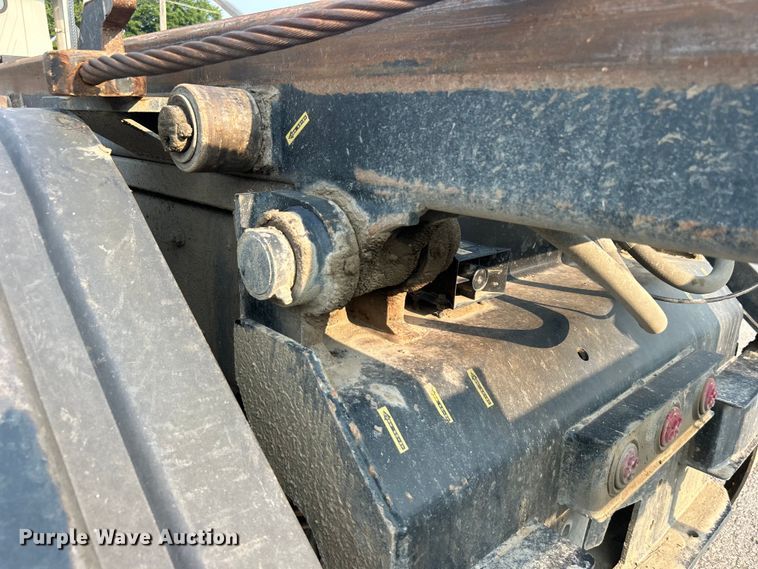 image for item EG0559 2015 Mack Granite GU533 roll-off container truck