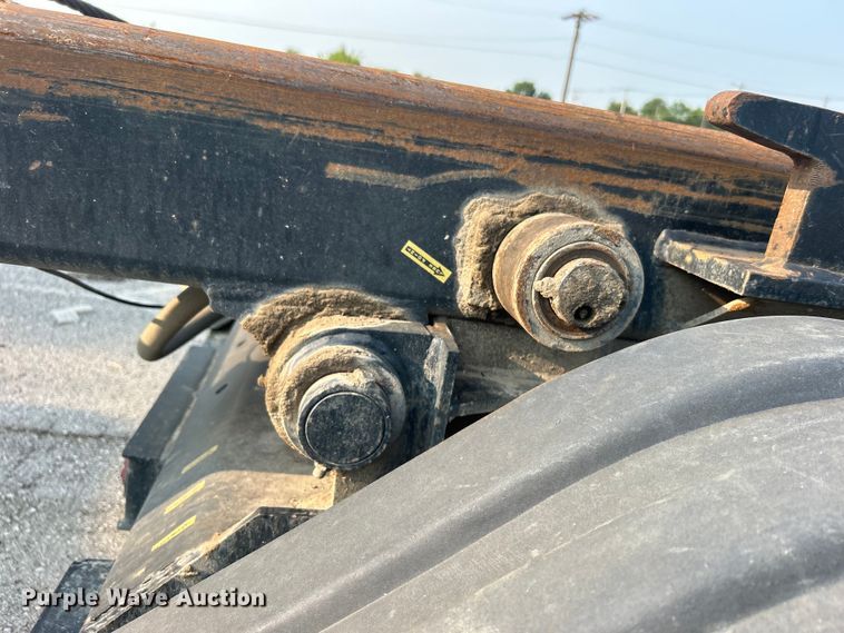 image for item EG0559 2015 Mack Granite GU533 roll-off container truck