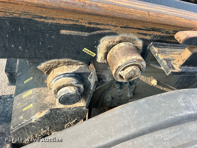 image for item EG0559 2015 Mack Granite GU533 roll-off container truck