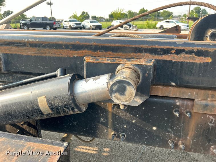 image for item EG0559 2015 Mack Granite GU533 roll-off container truck