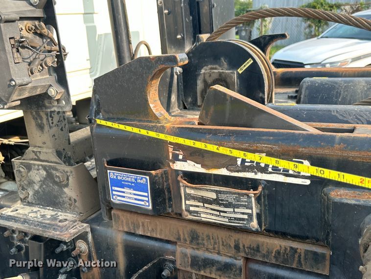 image for item EG0559 2015 Mack Granite GU533 roll-off container truck