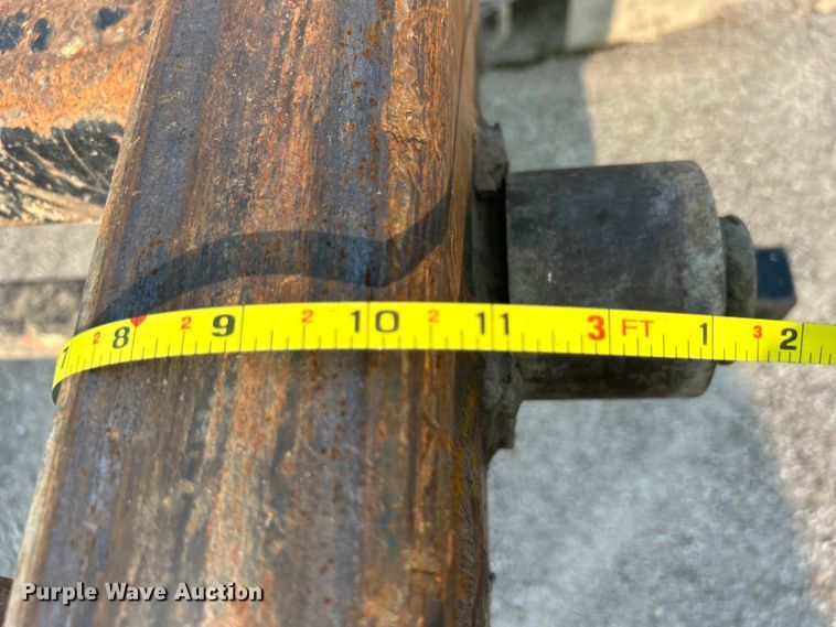 image for item EG0559 2015 Mack Granite GU533 roll-off container truck