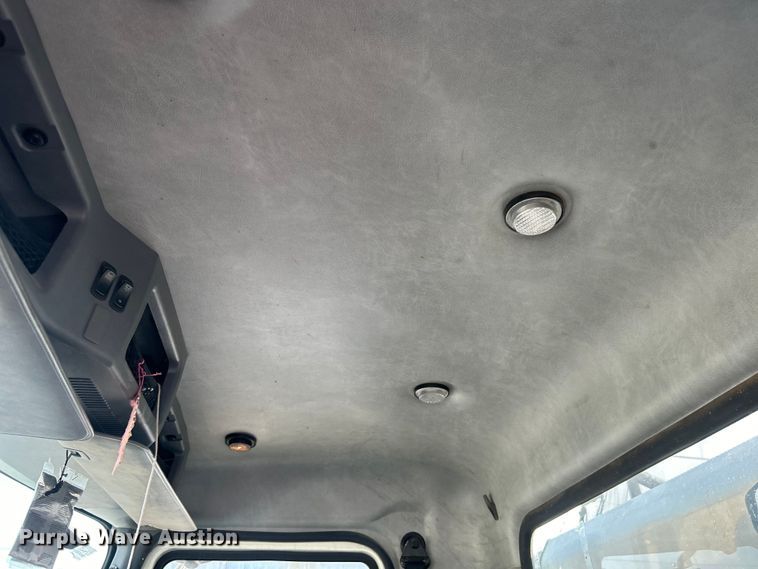 image for item EG0559 2015 Mack Granite GU533 roll-off container truck