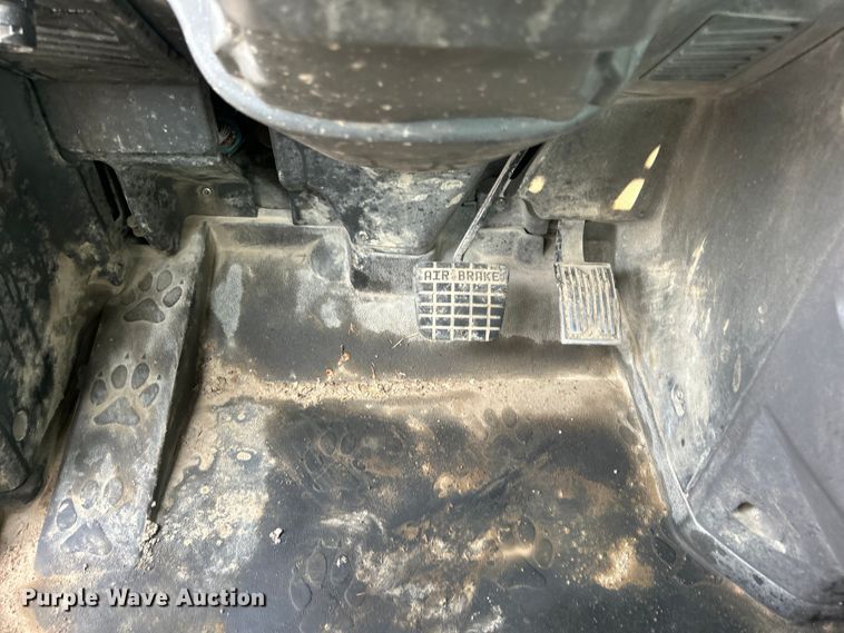 image for item EG0559 2015 Mack Granite GU533 roll-off container truck