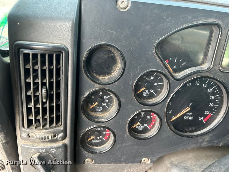 image for item EG0559 2015 Mack Granite GU533 roll-off container truck