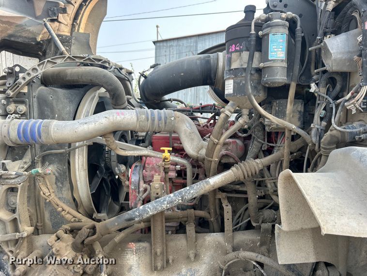 image for item EG0559 2015 Mack Granite GU533 roll-off container truck