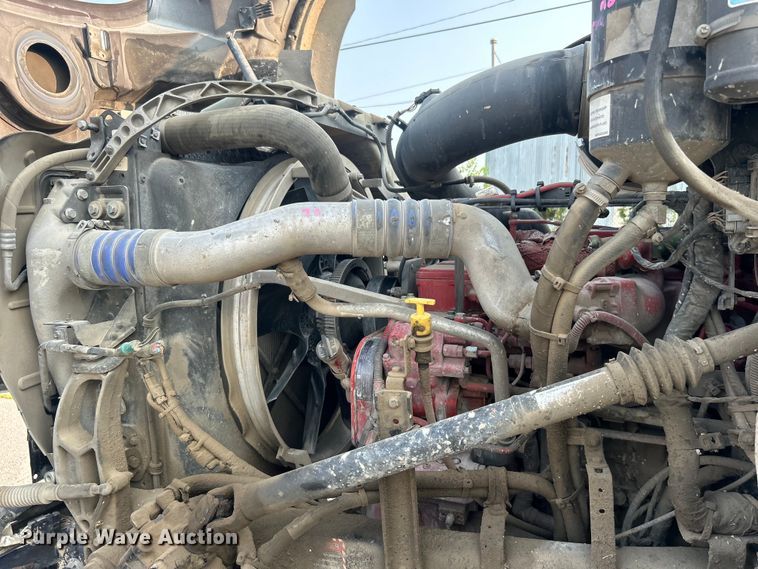 image for item EG0559 2015 Mack Granite GU533 roll-off container truck