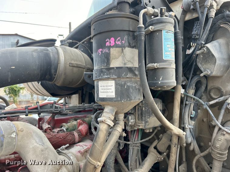 image for item EG0559 2015 Mack Granite GU533 roll-off container truck