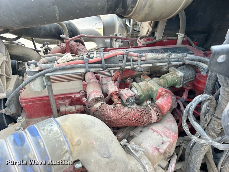 image for item EG0559 2015 Mack Granite GU533 roll-off container truck