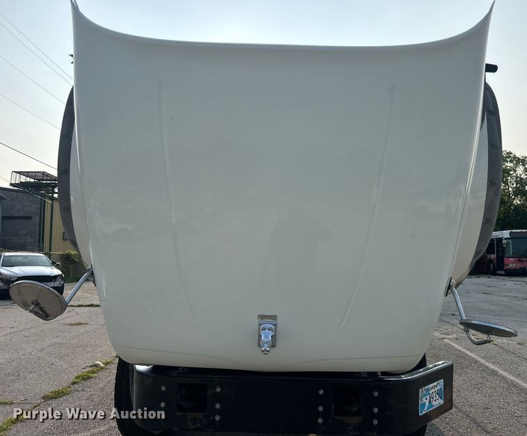 image for item EG0559 2015 Mack Granite GU533 roll-off container truck