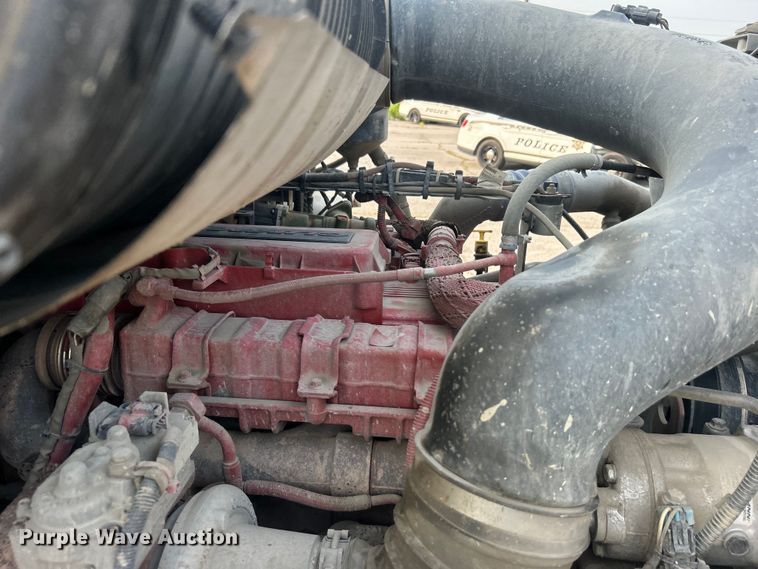 image for item EG0559 2015 Mack Granite GU533 roll-off container truck