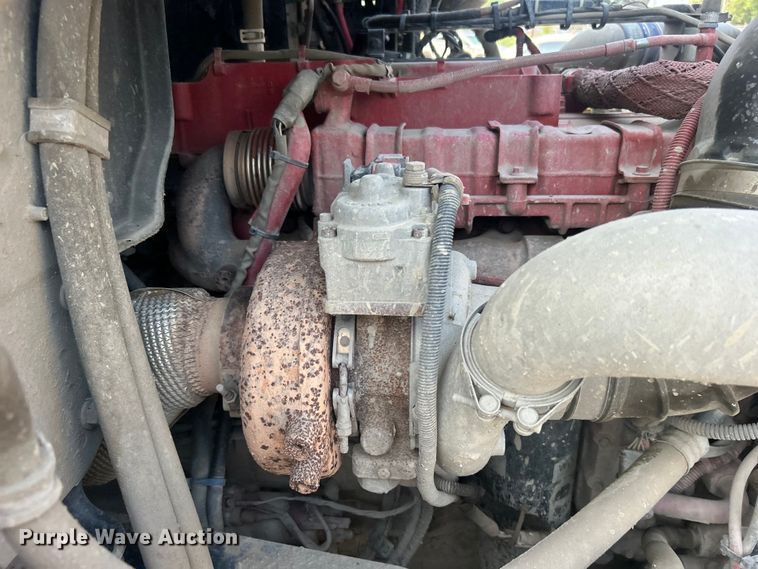 image for item EG0559 2015 Mack Granite GU533 roll-off container truck