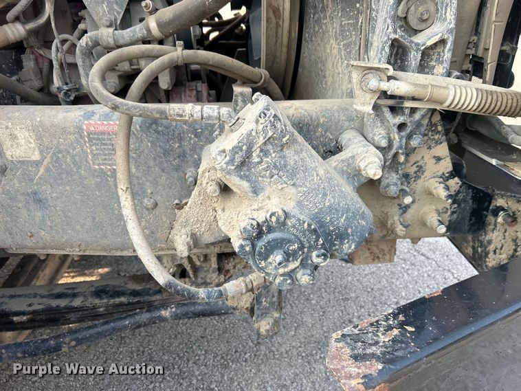 image for item EG0559 2015 Mack Granite GU533 roll-off container truck