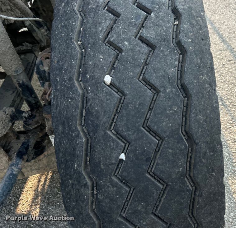 image for item EG0559 2015 Mack Granite GU533 roll-off container truck