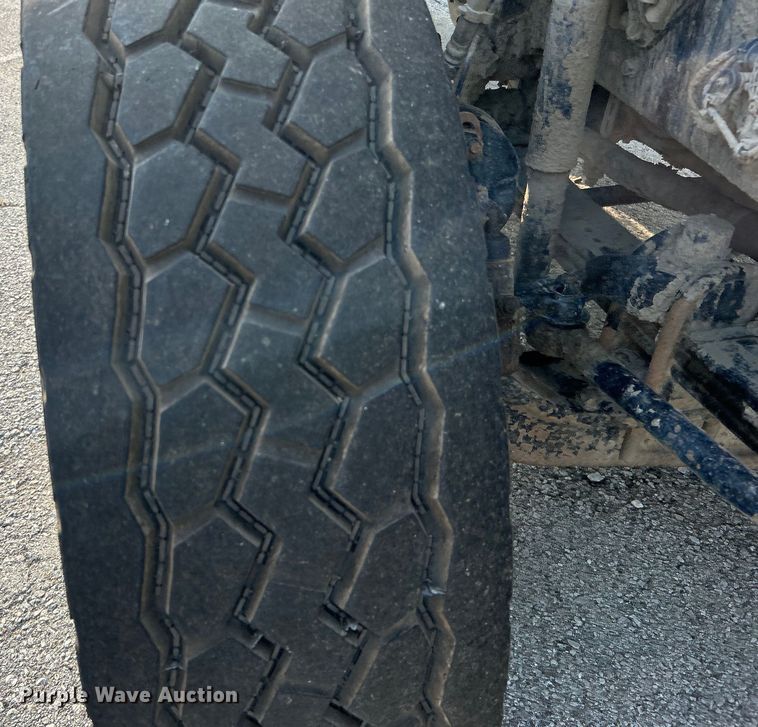 image for item EG0559 2015 Mack Granite GU533 roll-off container truck