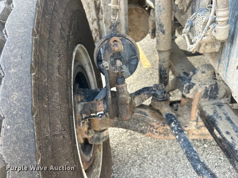 image for item EG0559 2015 Mack Granite GU533 roll-off container truck