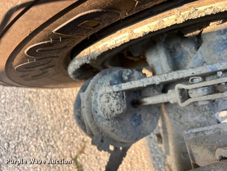 image for item EG0559 2015 Mack Granite GU533 roll-off container truck