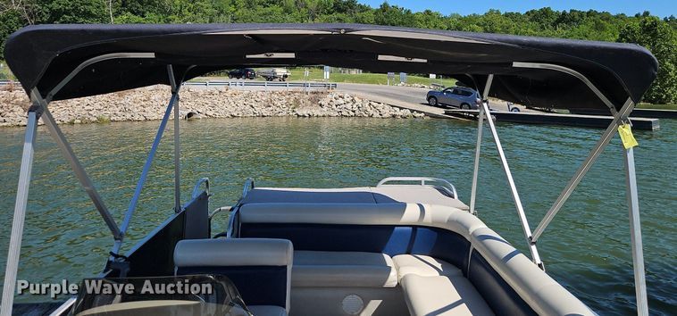 image for item EI3973 2016 Play Craft Clipper 2400 pontoon boat