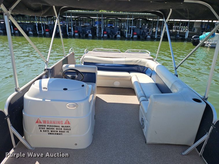 image for item EI3974 2016 Play Craft Clipper 2400 pontoon boat