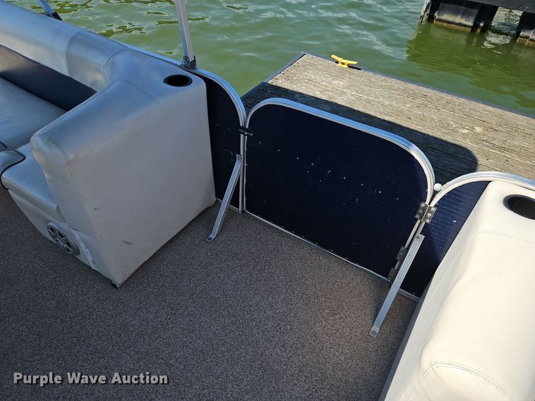 image for item EI3974 2016 Play Craft Clipper 2400 pontoon boat