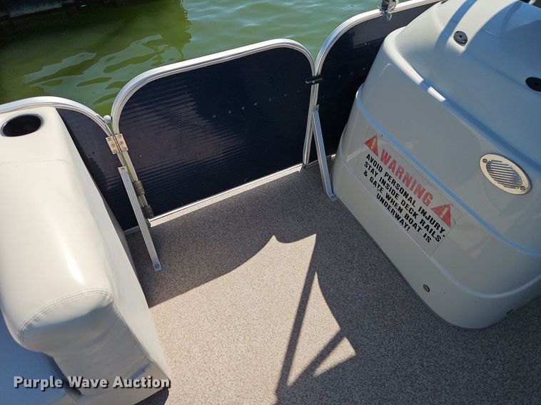 image for item EI3974 2016 Play Craft Clipper 2400 pontoon boat